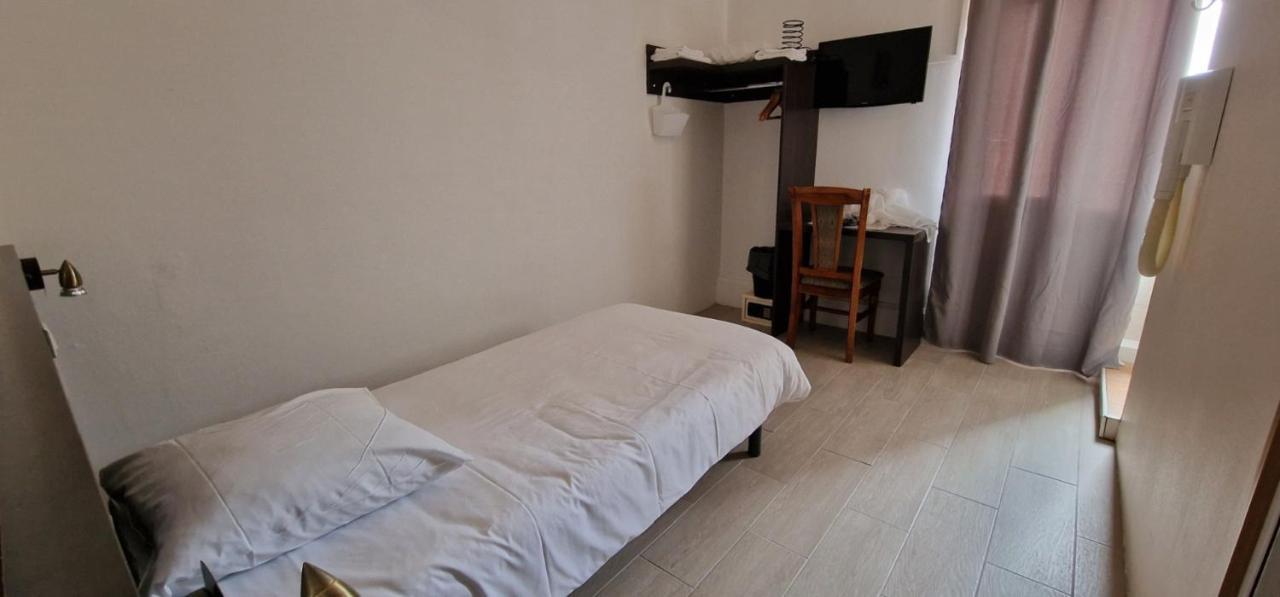 Hotel Les Rosiers Λα Ροσέλ Εξωτερικό φωτογραφία