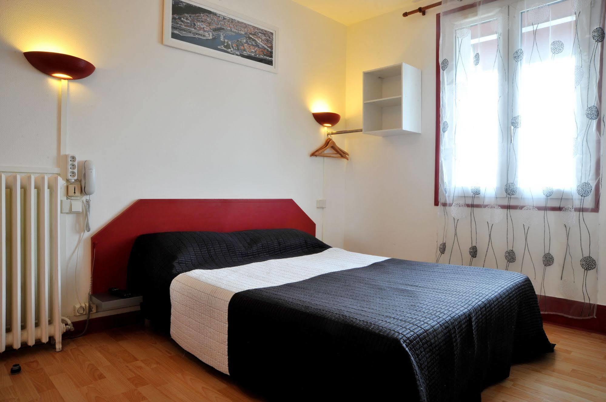 Hotel Les Rosiers Λα Ροσέλ Εξωτερικό φωτογραφία