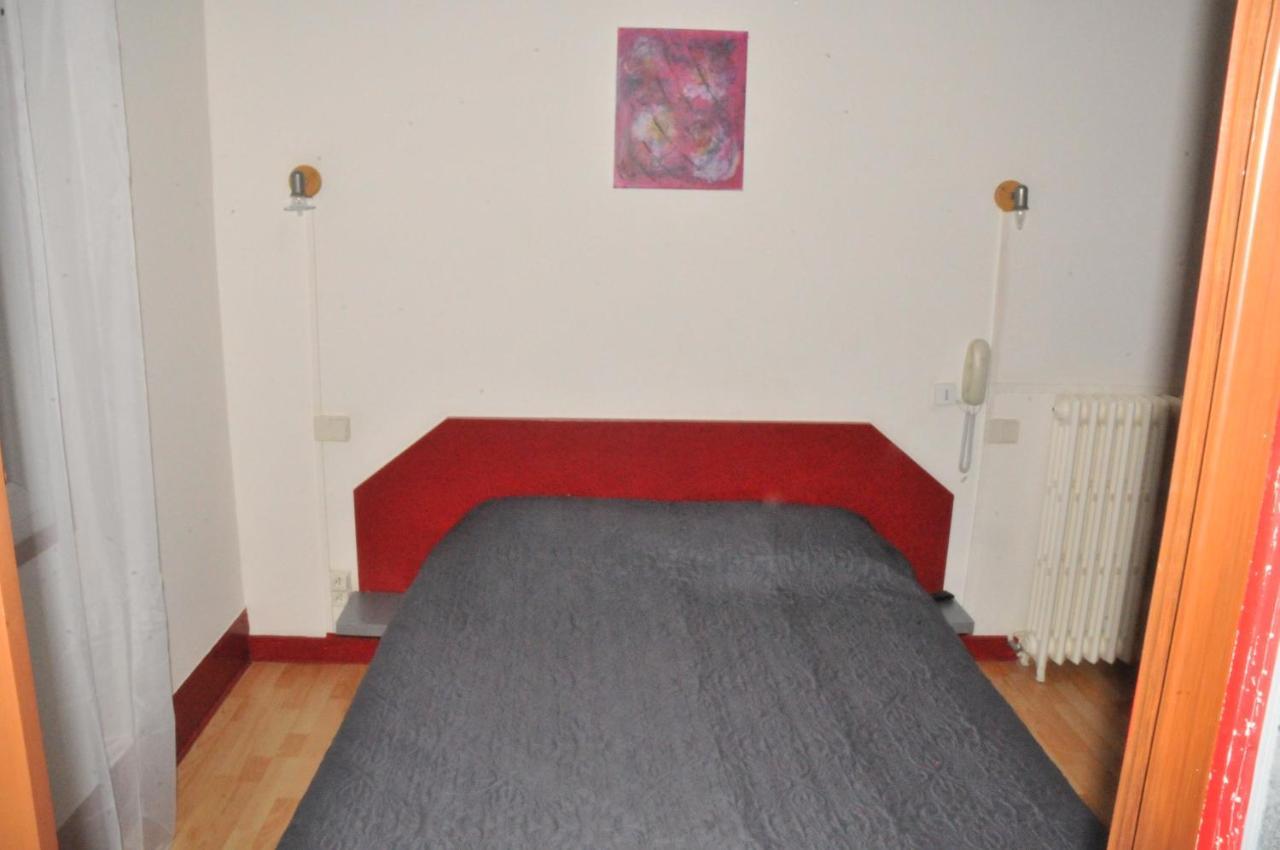 Hotel Les Rosiers Λα Ροσέλ Εξωτερικό φωτογραφία